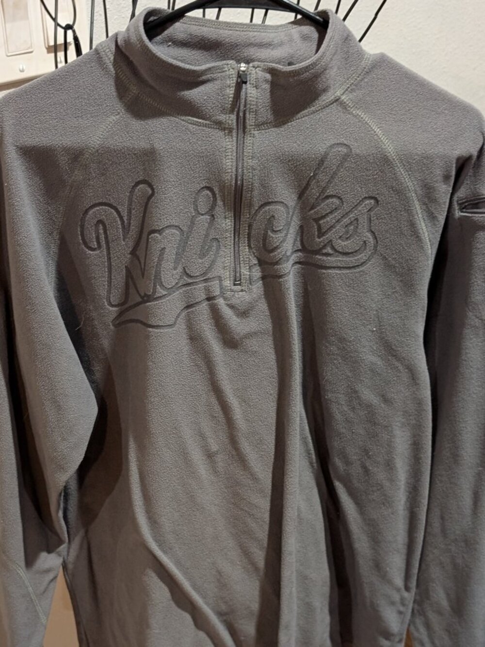 Gear for Sports Men’s XL Gray Knicks Quarter Zip Fleece Pullover